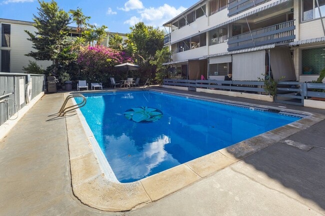 Building Photo - Charming Pualei Circle 1BR Condo with Parking, Pool & Utilities Included