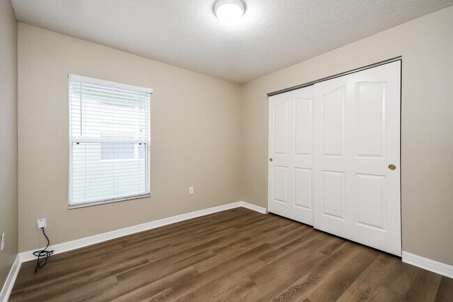 Building Photo - 12821 Oulton Cir