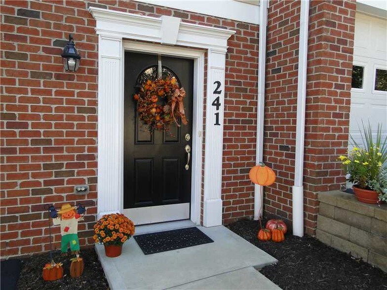 Primary Photo - 241 Persimmon Lane
