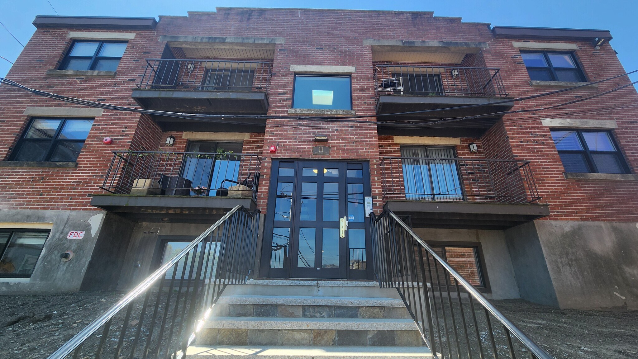 Building Photo - 8 Darling St