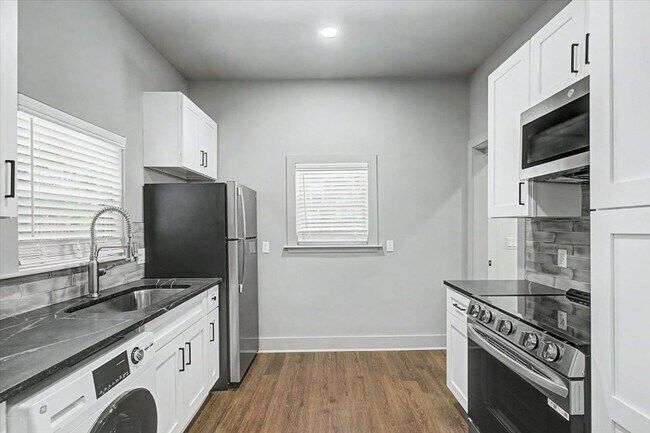 Building Photo - Nicest 1 bedroom you’ll find
