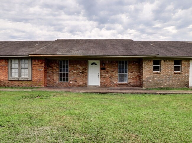 Primary Photo - COMING SOON : 2 Bedroom 1 Bath Triplex | B...