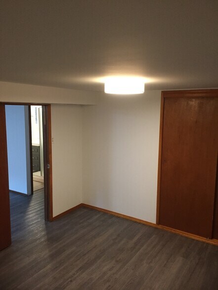 Building Photo - 3038 N Davlin Ct