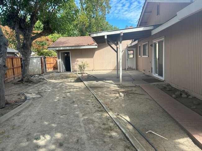 Building Photo - 1246 Paseo Redondo Dr