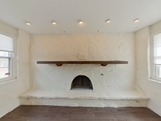 Building Photo - 7761 Killarney Ct