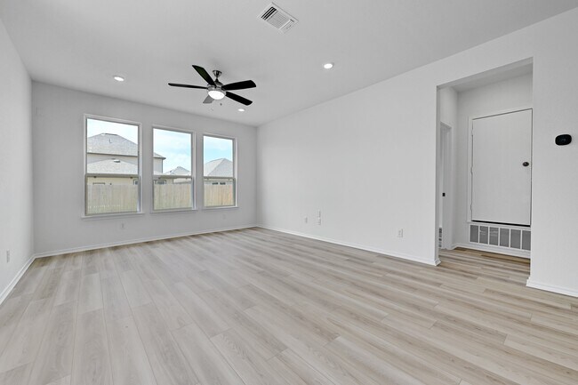 Building Photo - 216 Skipping Stone Run