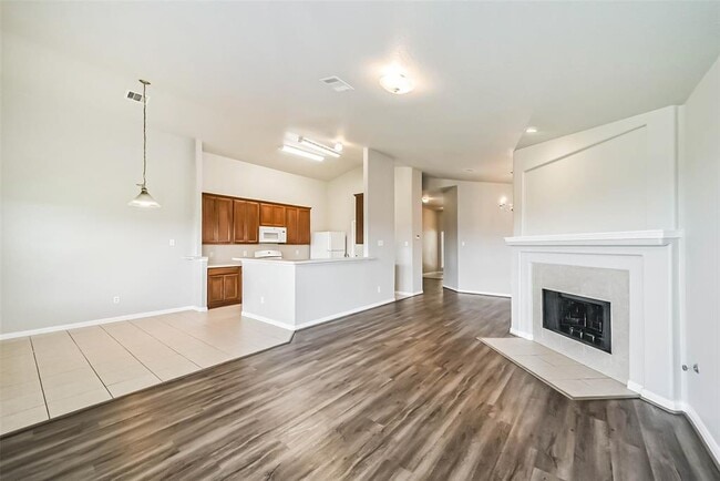 Building Photo - 9911 Driftwood Park Dr