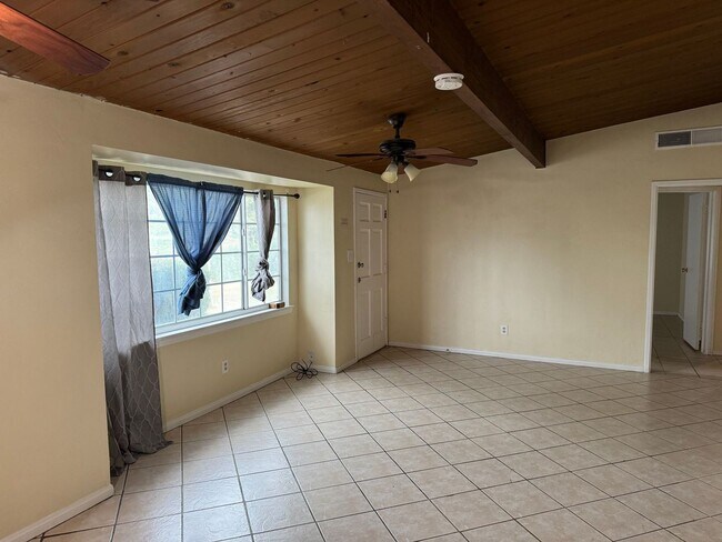 Building Photo - 3501 River Blvd