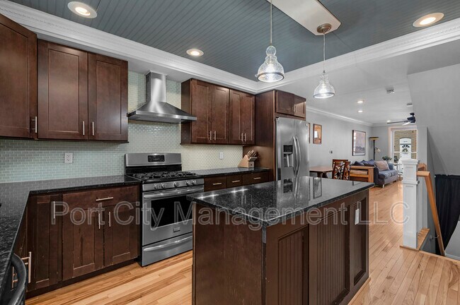 Building Photo - 14 N Streeper St