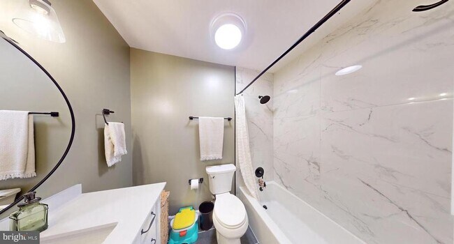 Building Photo - 7305 Whitson Dr