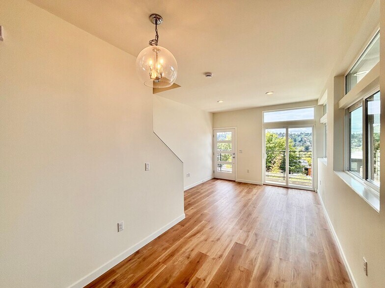 Building Photo - 3646 13th Ave W