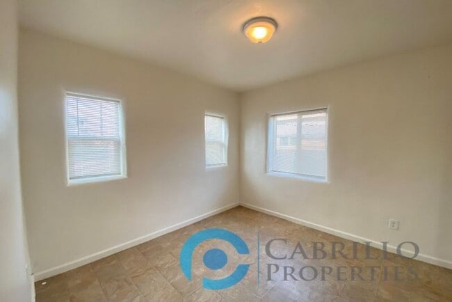 Building Photo - 3087 J St