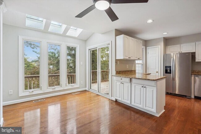 Building Photo - 14634 Battery Ridge Ln