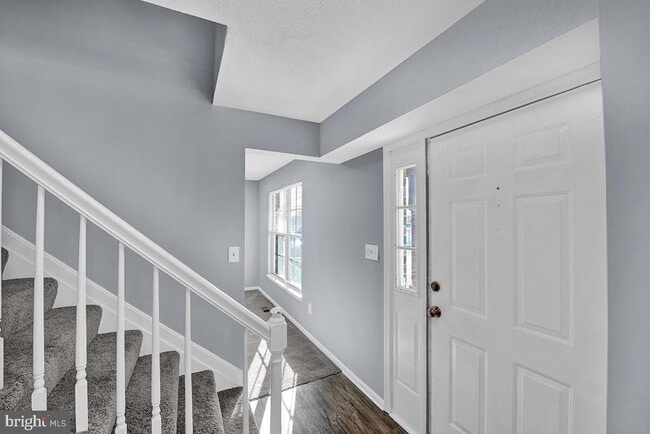 Building Photo - 801 High Plain Dr