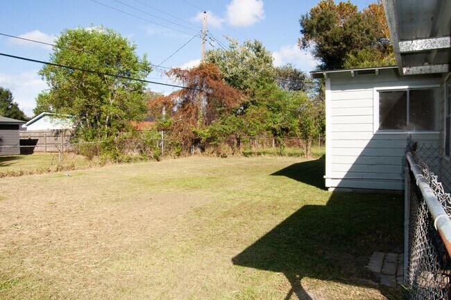 Building Photo - 3732 Kenwood St