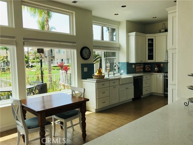 Building Photo - 338 Whites Landing