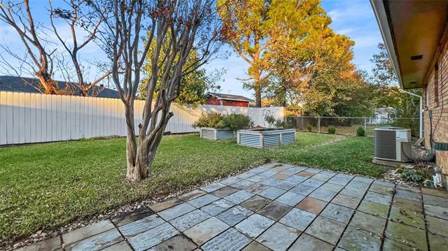 Building Photo - 2711 W Morton St