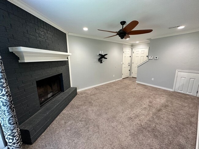 Building Photo - 2 bed 1.5 house NW OKC