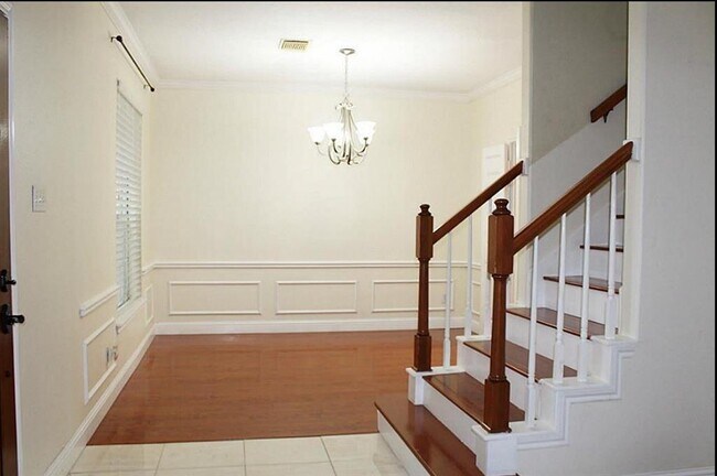 Building Photo - 2823 Plantation Wood Ln
