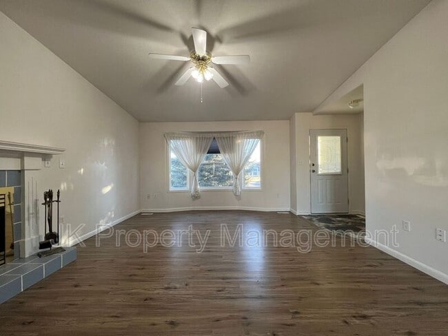 Building Photo - 2516 15th St S