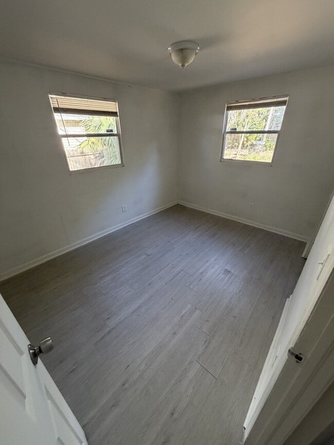 Building Photo - 1834 44th St S