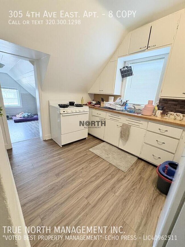 Building Photo - 305 4th Ave E