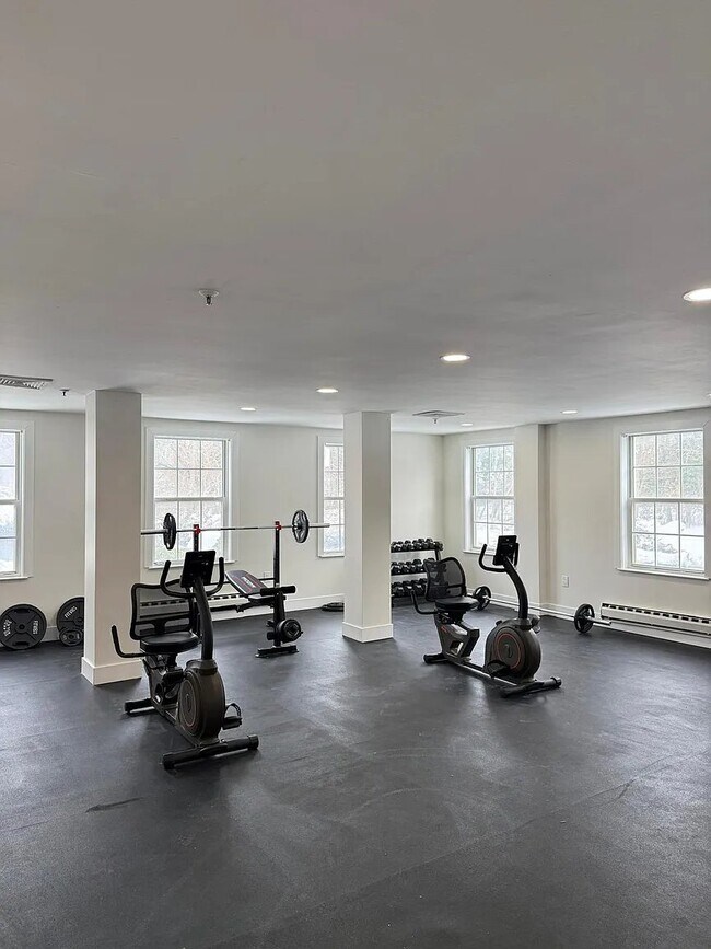 Building Photo - 2101 Reamer Dr