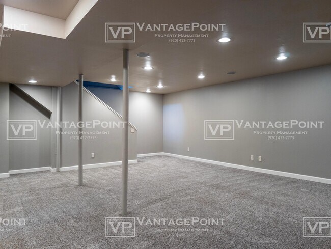 Building Photo - 515 Winding Waters Way