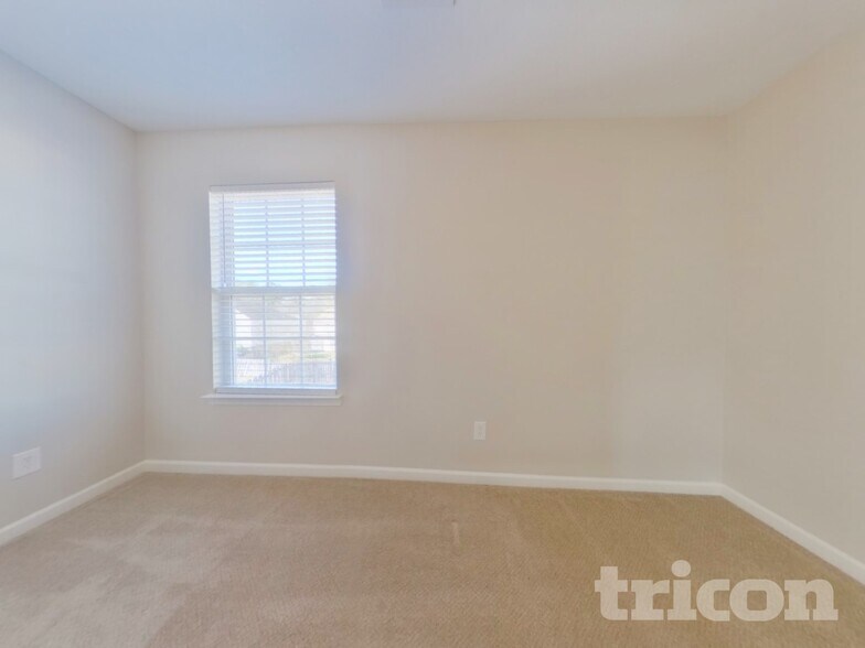 Building Photo - 430 Grand National Ln