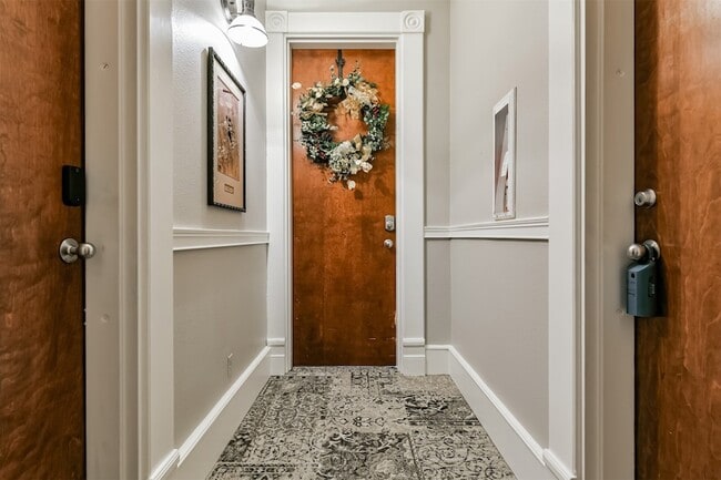 Building Photo - 525 22nd St