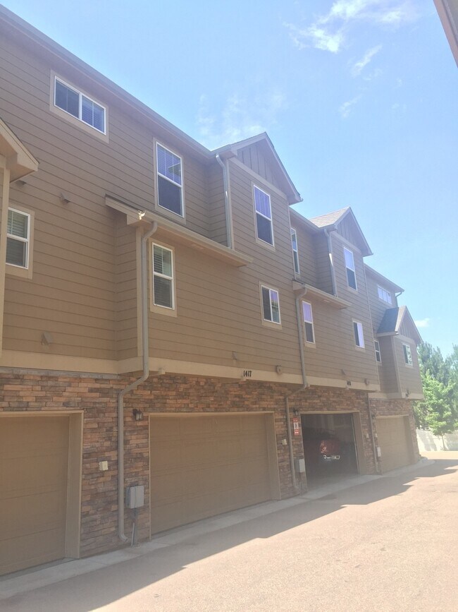 Building Photo - 1417 Lamborn Way