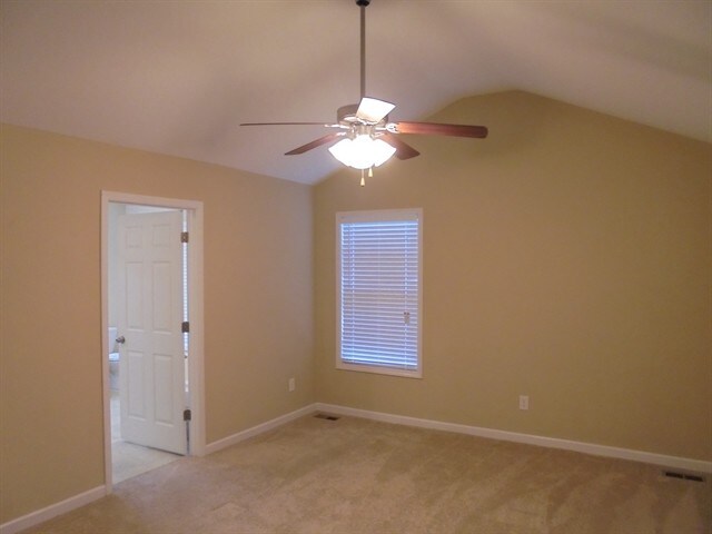 Building Photo - 5600 Gateswalk Ln
