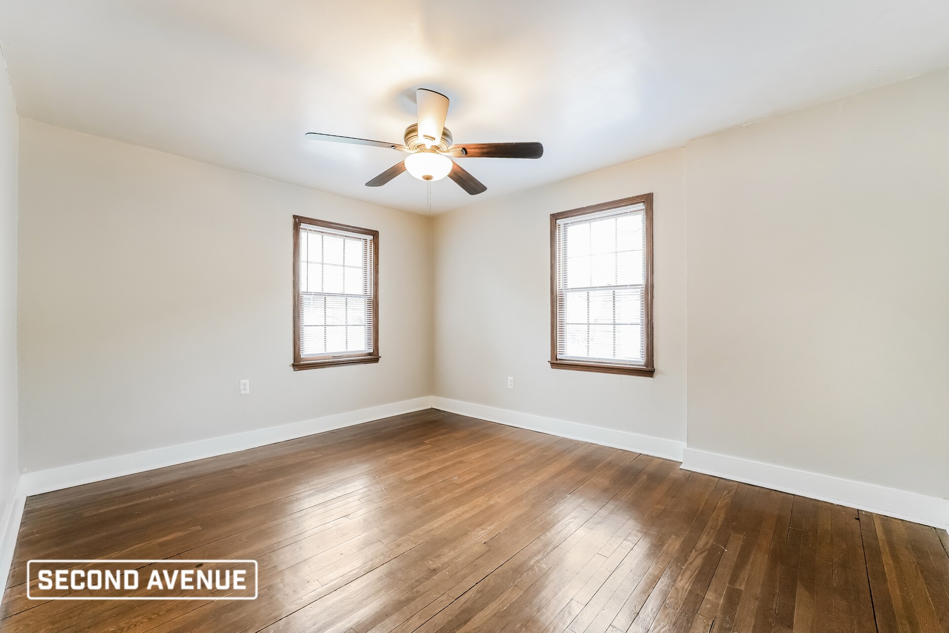 Building Photo - 1304 Bellaire Pl
