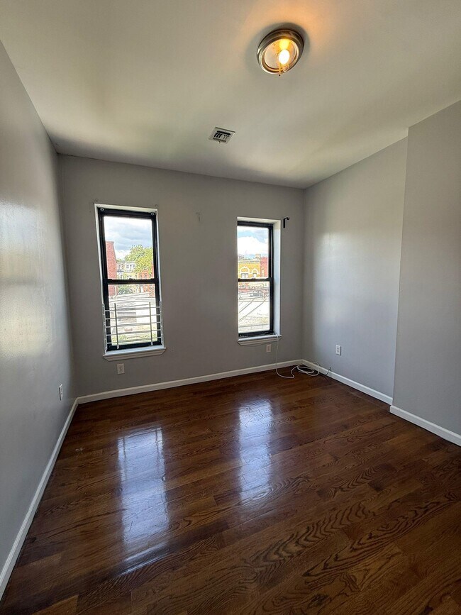 Building Photo - 273 Fairmount Ave