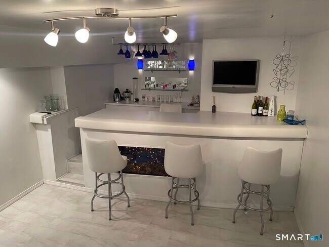 Building Photo - 448 Cypress Rd