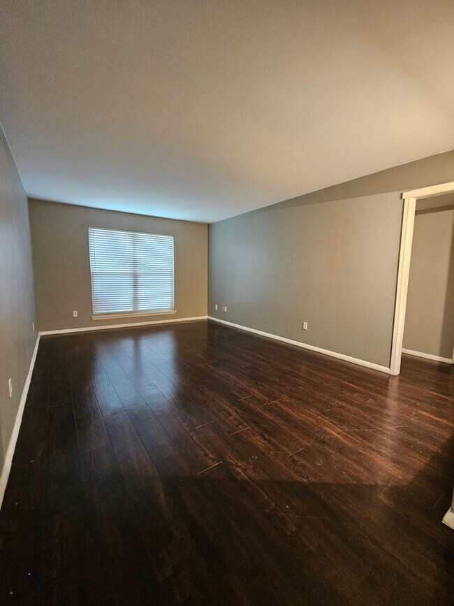 Building Photo - (2) Bed/(2) Bath with View of OU Golf Course in Cardinal Creek AVAIL NOW!