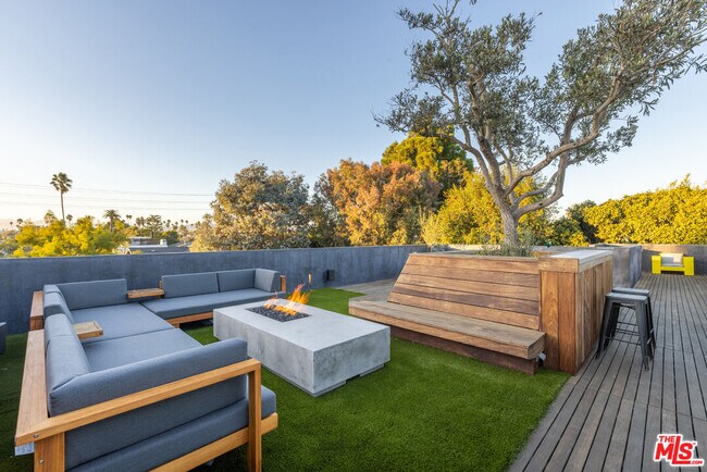 Building Photo - 746 Marco Pl