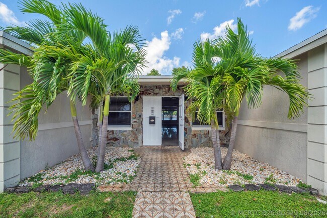 Building Photo - 4921 NW 39th St