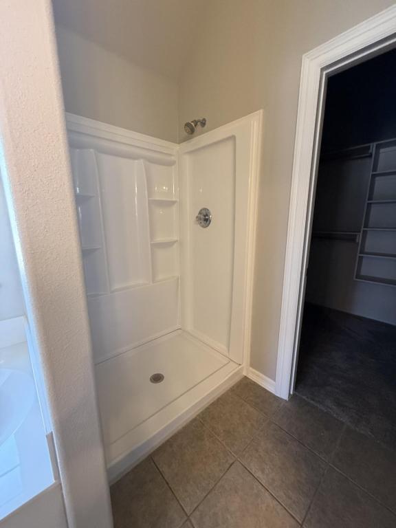Building Photo - 2404 Pheasant Dr