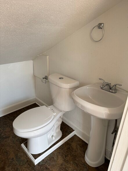 Second Bathroom - 1447 Lakeland Ave