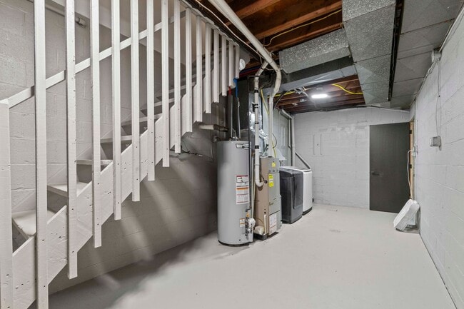 Building Photo - READY FOR MOVE IN! Don't miss this RENOVATED 2 bedroom in BEECHVIEW!