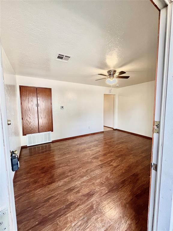 Building Photo - 1901 E Lindsey St