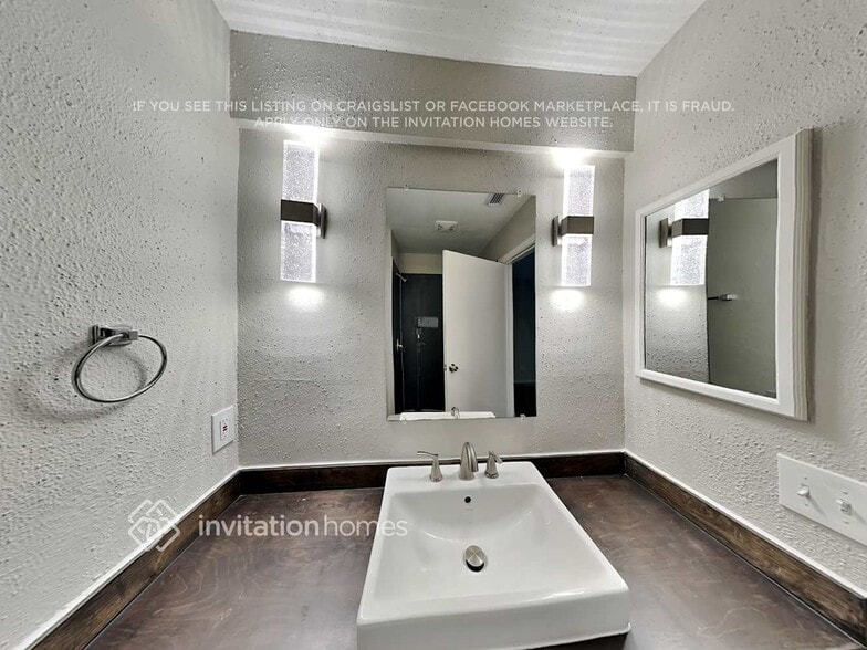 Building Photo - 19907 Gatling Ct