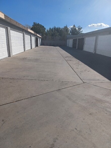 Building Photo - 4108 W Ave L