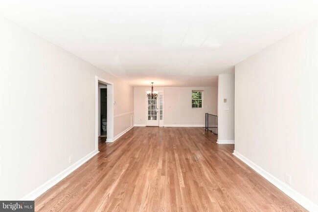 Building Photo - 3057 S Buchanan St