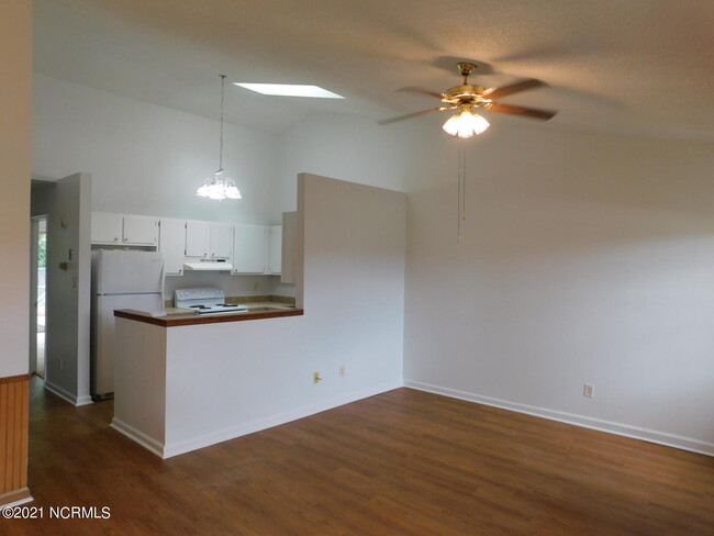 Building Photo - 132 Witten Cir