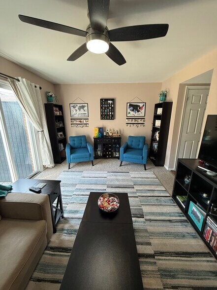 Living room - 6264 Ducketts Ln