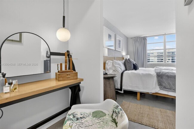 Building Photo - 2780 NE 183rd St