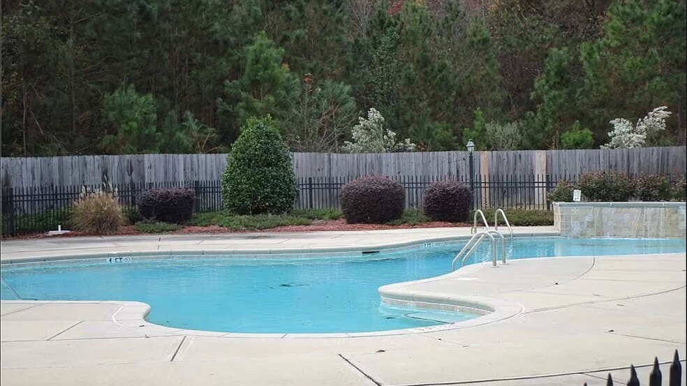 Building Photo - 616 Marshtree Ln