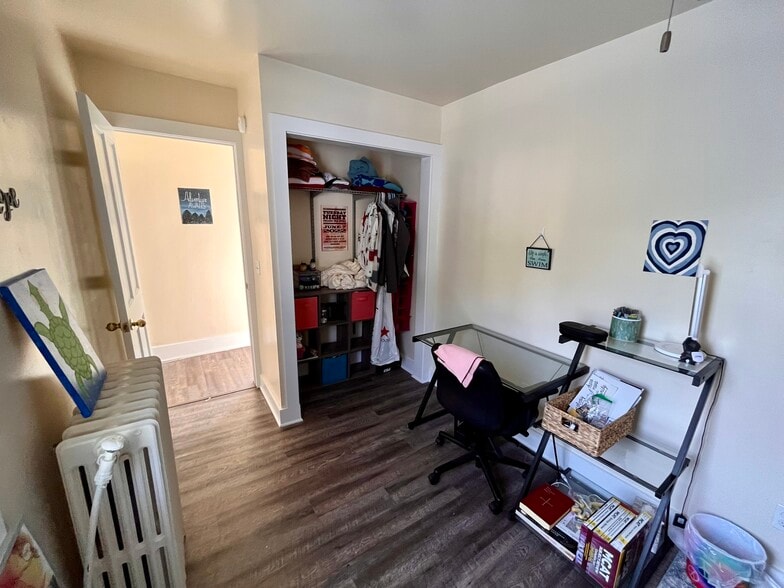 Building Photo - 52 Center St